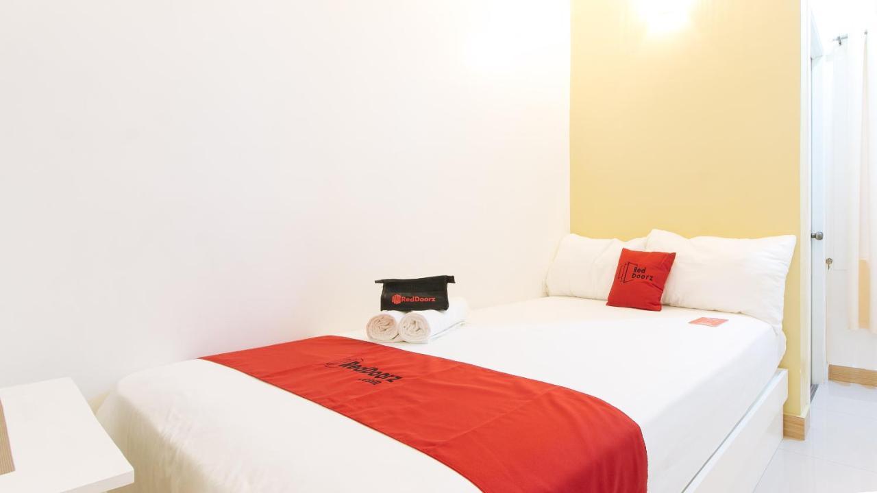 Hotel RedDoorz near Lapasan Plaza Cagayán de Oro Exterior foto
